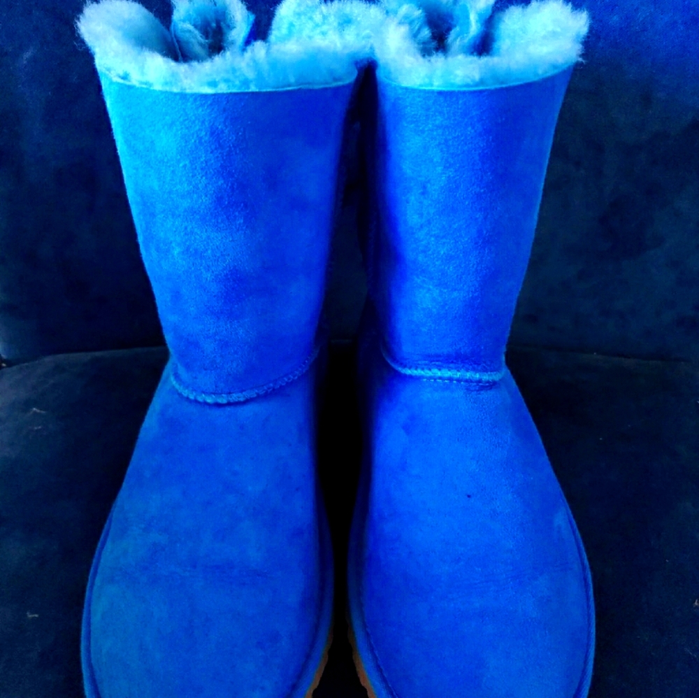 SALE! Bluebonnet Blue Bailey Bow Ugg Boots